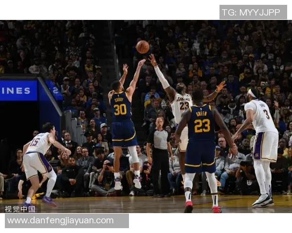 NBA直播间湖人对决精彩赛事回顾与分析尽在这里 NBA直播间湖人对决精彩赛事回顾与分析尽在这里