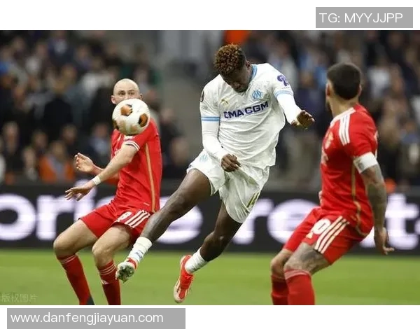 捍卫者竞赛中基多展现实力引发球迷热议与期待 捍卫者竞赛中基多展现实力引发球迷热议与期待